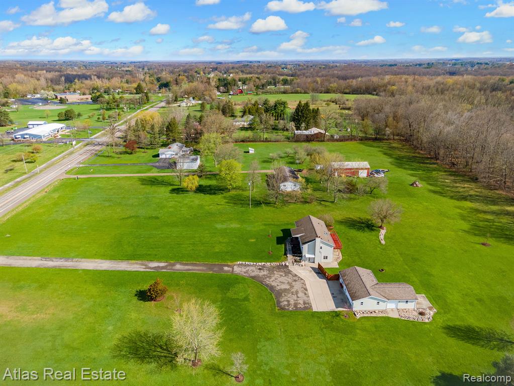 7447 Gale Road Grand Blanc, MI 48439 - Photo 9 of 54