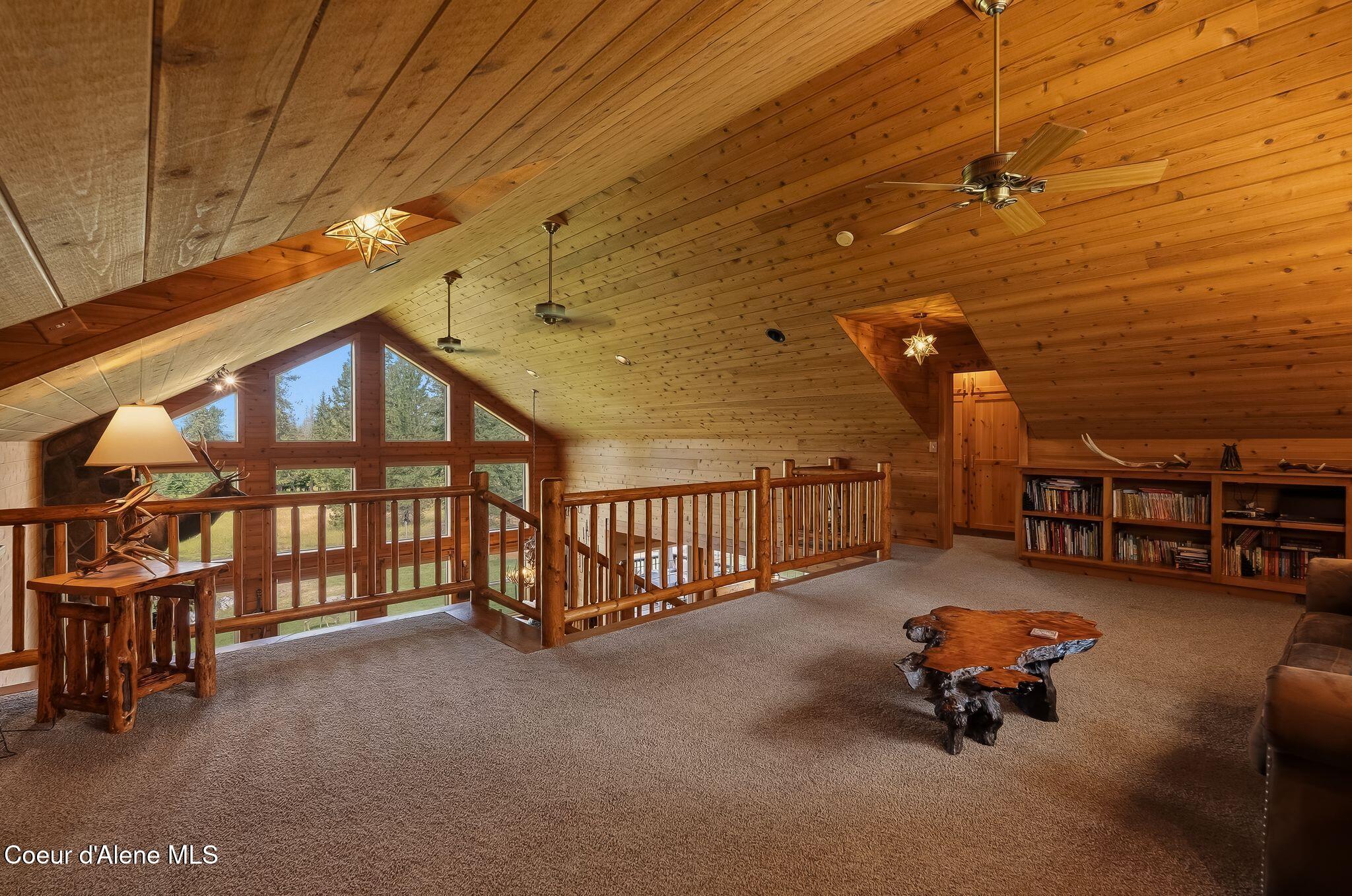235 Kiebert Loop Hope, ID 83836 - Photo 37 of 97 Family room