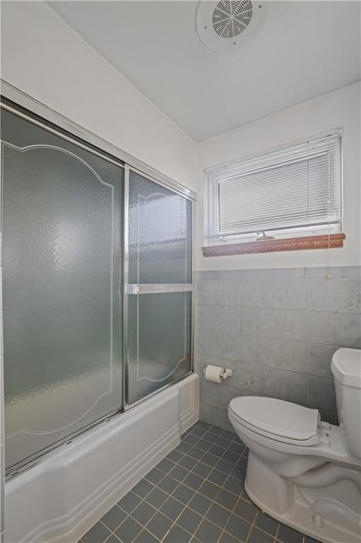 1027 Glass Run Road Pittsburgh, PA 15236 - Photo 12 of 24 a bathroom with a toilet and a shower