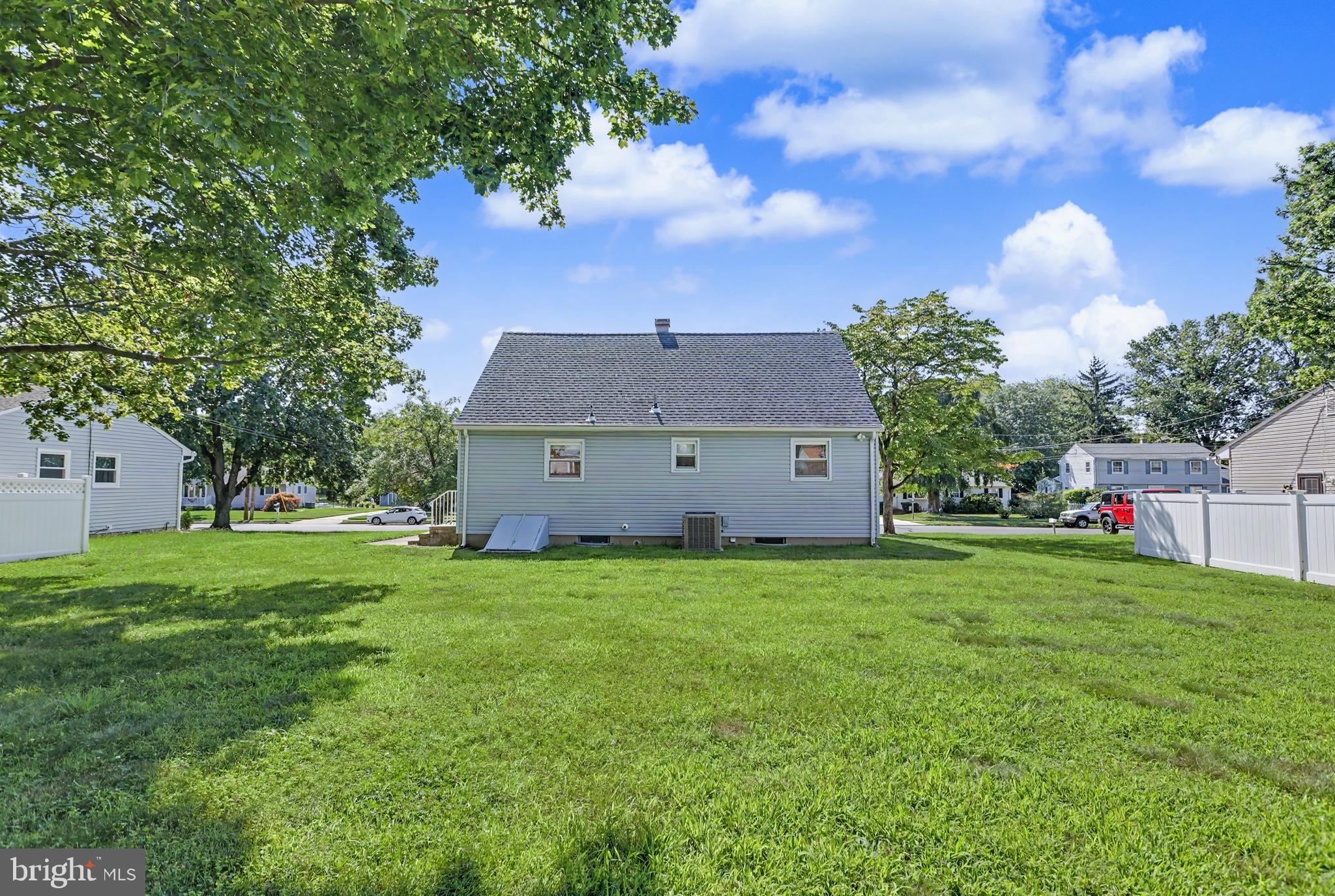 16 Running Brook Road Ewing, NJ 08638 - Photo 29 of 40