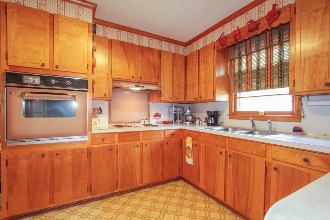225 Warwick Street Anderson, SC 29621 - Photo 3 of 16