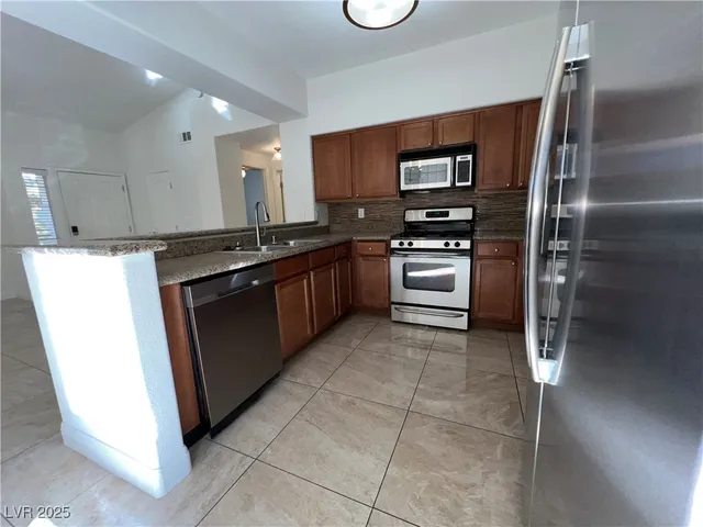 $1,686 | 1705 King James Street, Unit 203, Las Vegas, NV 89144