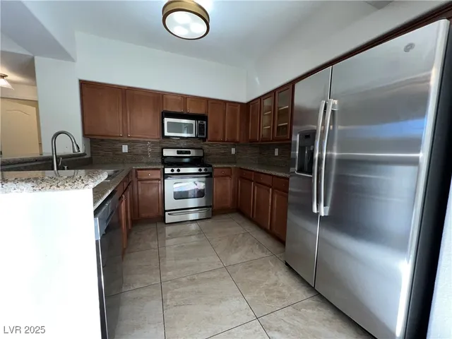 $1,686 | 1705 King James Street, Unit 203, Las Vegas, NV 89144