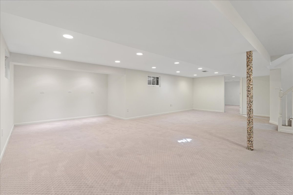 8314 Gross Point Road Morton Grove, IL 60053 - Photo 21 of 28 a view of an empty room