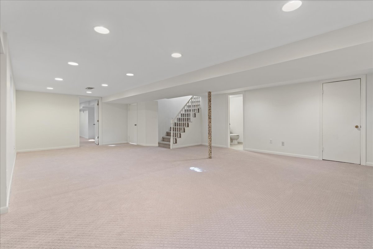 8314 Gross Point Road Morton Grove, IL 60053 - Photo 22 of 28 a view of an empty room