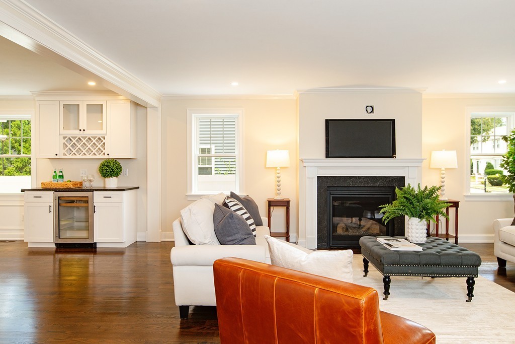 36 Charlotte Road Waltham, MA 02453 - Photo 4 of 22 Gallery Image 4