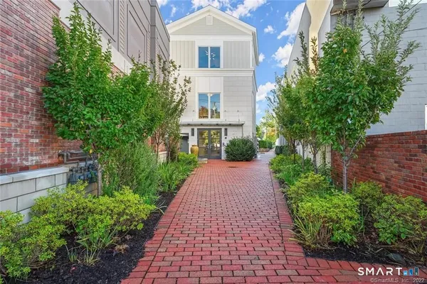 $2,195,000 | 304 Gramercy Park, New Canaan, CT 06840