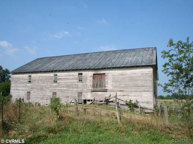 989 Cartersville Road Cartersville, VA 23027 - Photo 5 of 12 Stable/Barn - One of several other outbuildings fo