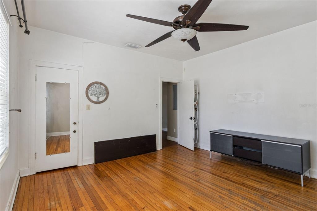 3016 North Albany Avenue Tampa, FL 33607 - Photo 15 of 37