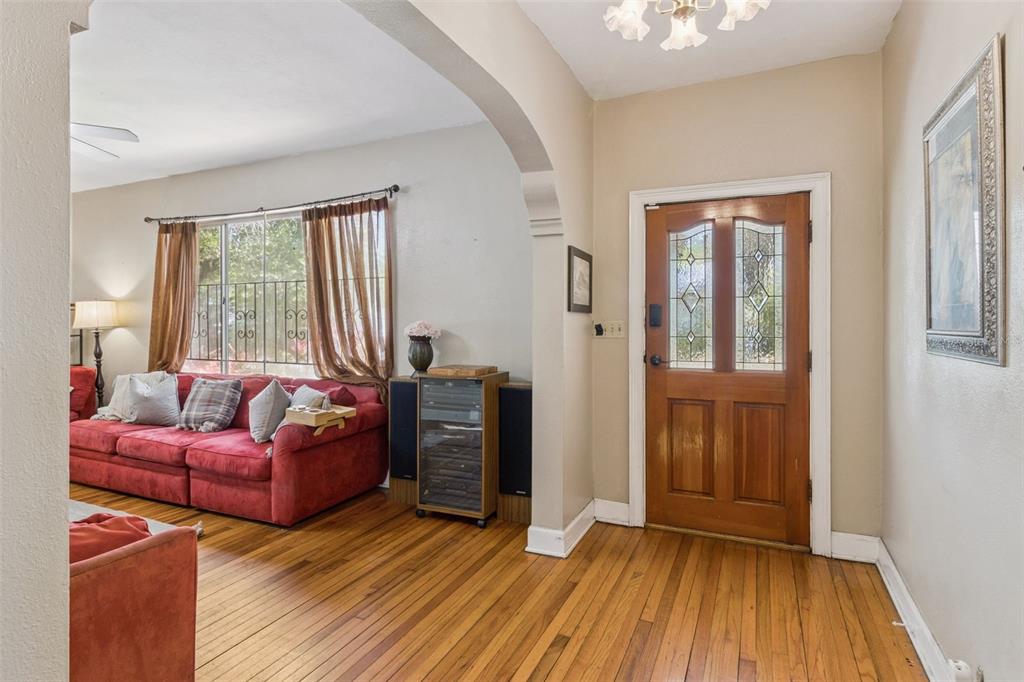 3016 North Albany Avenue Tampa, FL 33607 - Photo 4 of 37