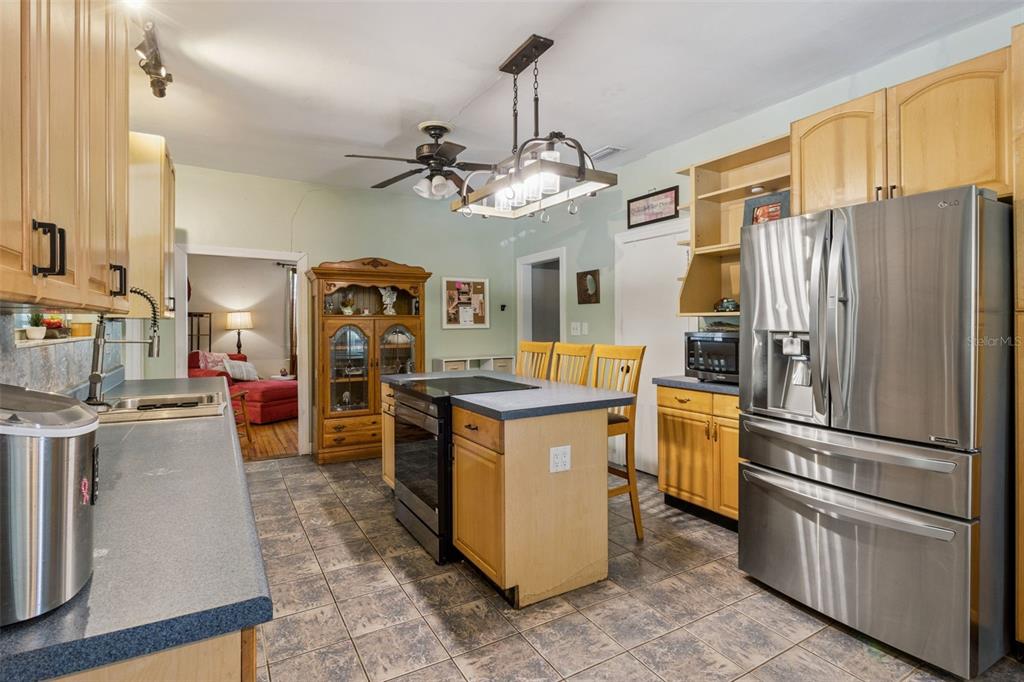 3016 North Albany Avenue Tampa, FL 33607 - Photo 10 of 37