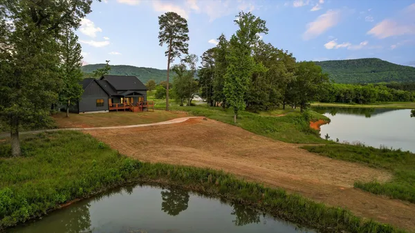 $699,000 | 230 Clubhouse Drive, Jasper, TN 37347