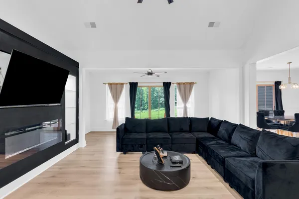 $699,000 | 230 Clubhouse Drive, Jasper, TN 37347