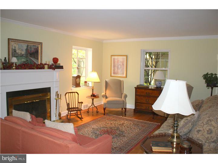 1 Briar Road Wayne, PA 19087 - Photo 4 of 25 Living Room