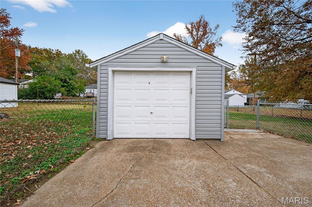 2000 Falcon Drive St. Louis, MO 63133 - Photo 18 of 25