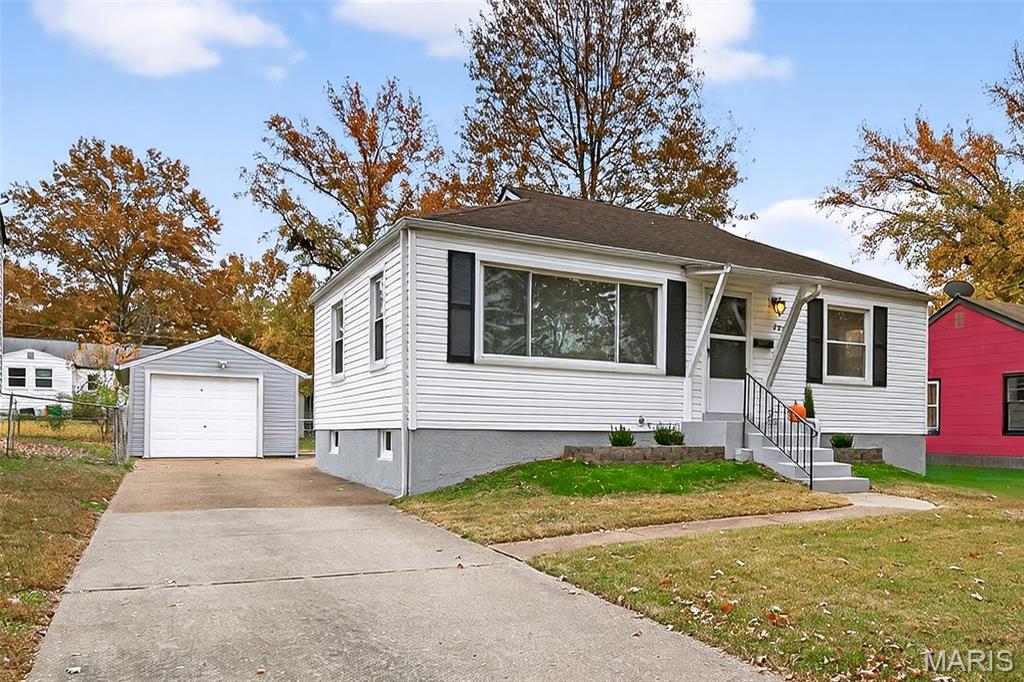 2000 Falcon Drive St. Louis, MO 63133 - Photo 2 of 25