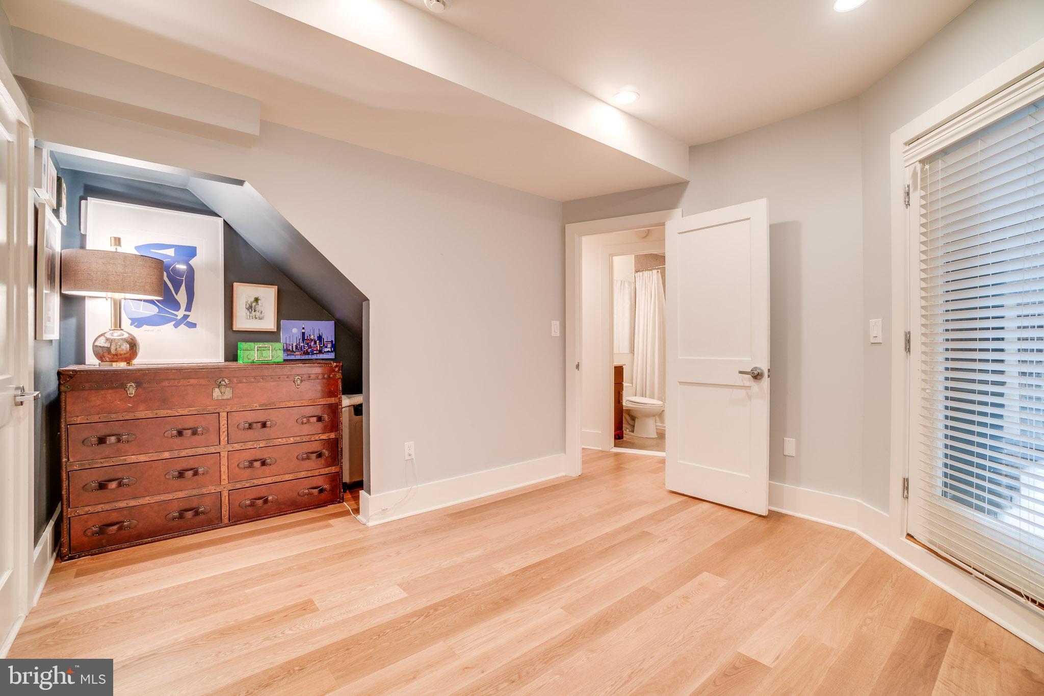 1806 Kalorama Road Northwest, Unit 2 Washington, DC 20009 - Photo 16 of 25