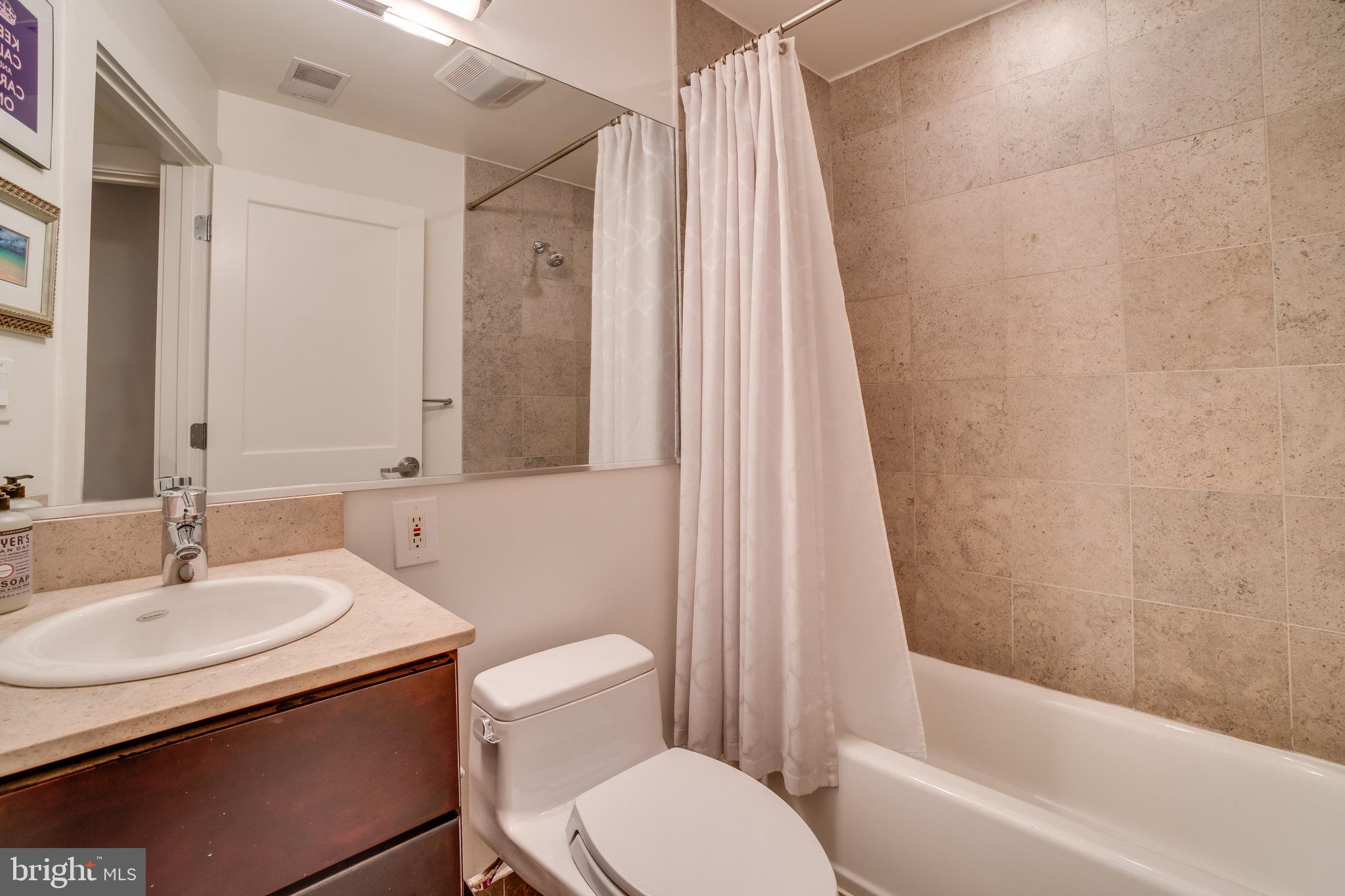1806 Kalorama Road Northwest, Unit 2 Washington, DC 20009 - Photo 20 of 25