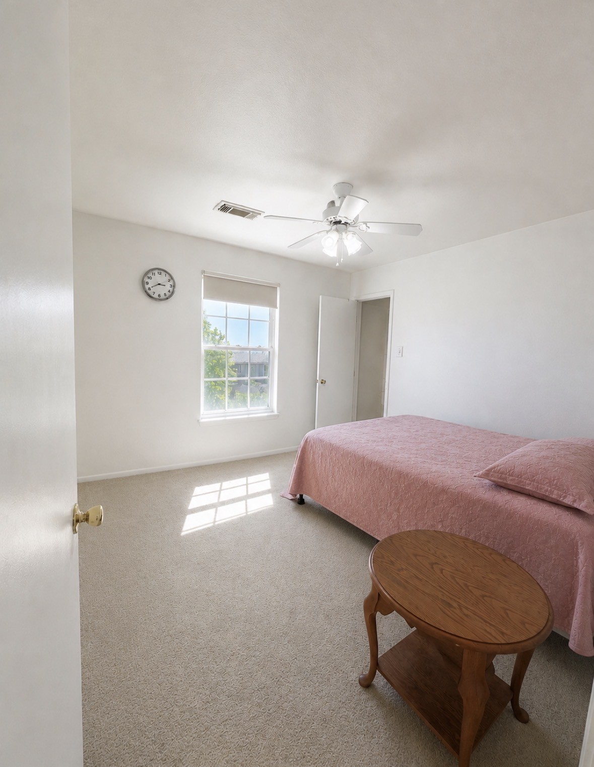 9422 Ledge Street Houston, TX 77075 - Photo 10 of 15 Second Bedroom