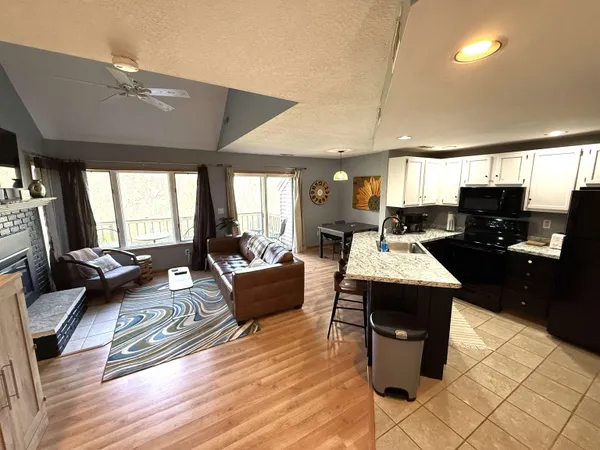 $165,000 | 102 Walnut Hill Drive, Galena, IL 61036