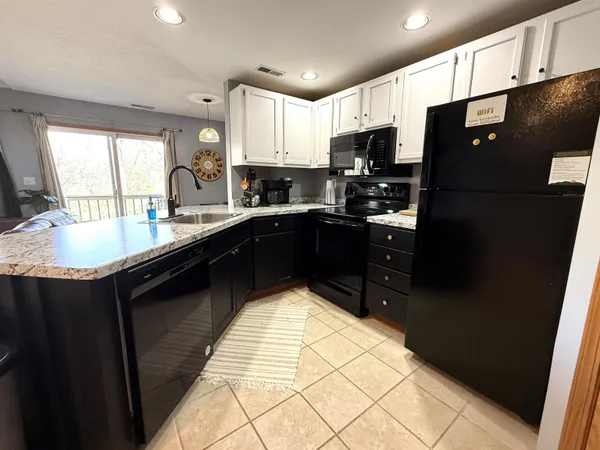 $165,000 | 102 Walnut Hill Drive, Galena, IL 61036