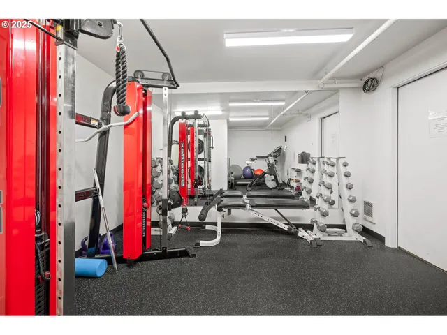 $357,900 | 2211 Southwest Park Place, Unit 803, Portland, OR 97205