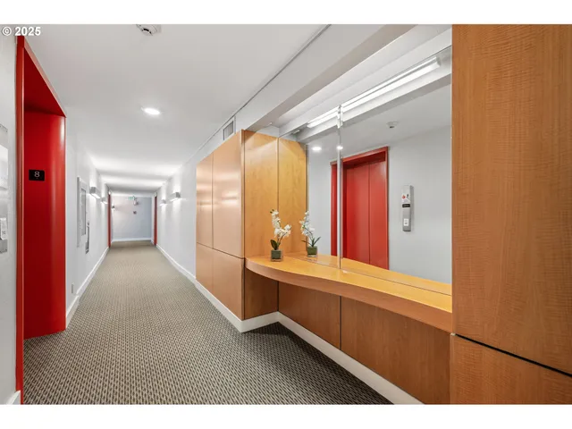 $357,900 | 2211 Southwest Park Place, Unit 803, Portland, OR 97205