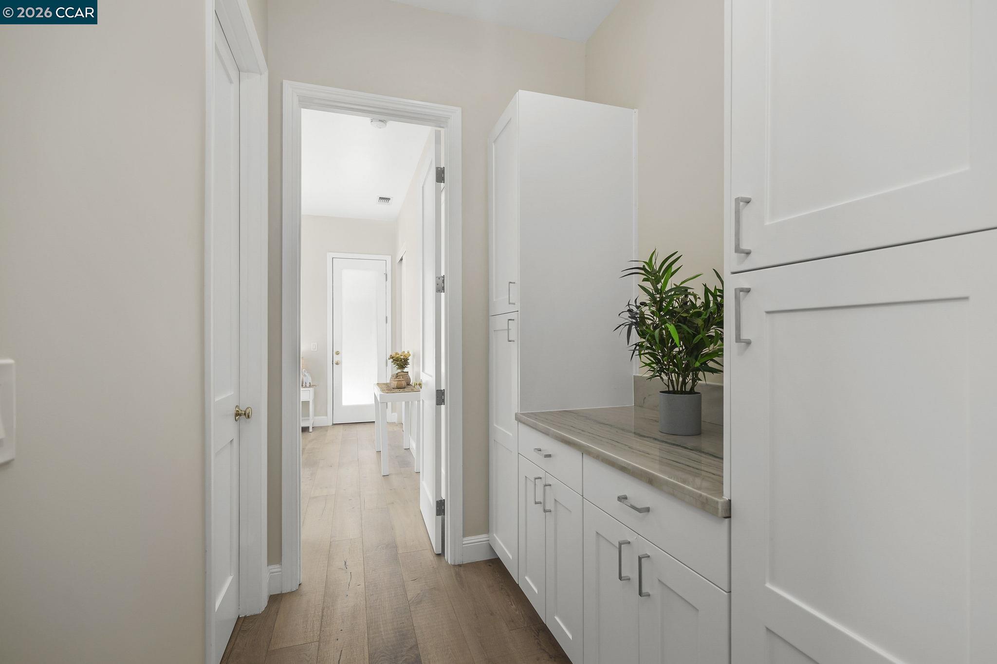 208 Valley View Place El Sobrante, CA 94803 - Photo 20 of 31 view of a hallway with wooden floor