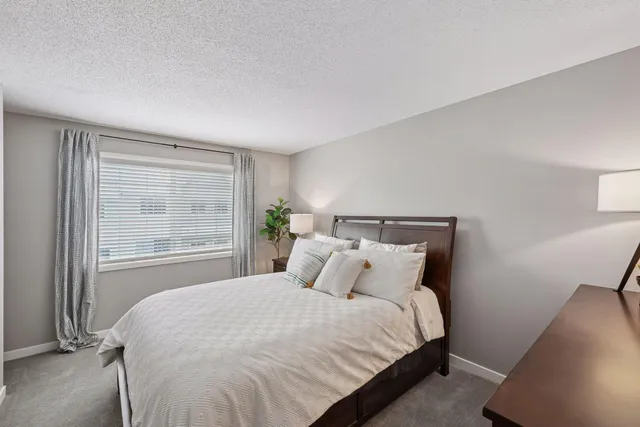 $300,000 | 588 Willoughby Way West, Minnetonka, MN 55305