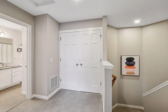 $300,000 | 588 Willoughby Way West, Minnetonka, MN 55305