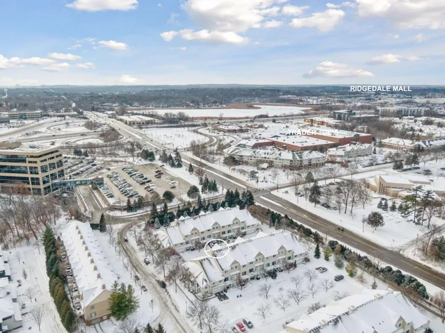 $300,000 | 588 Willoughby Way West, Minnetonka, MN 55305