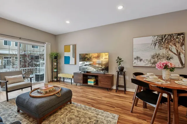 $300,000 | 588 Willoughby Way West, Minnetonka, MN 55305