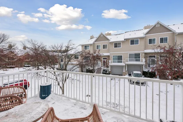 $300,000 | 588 Willoughby Way West, Minnetonka, MN 55305