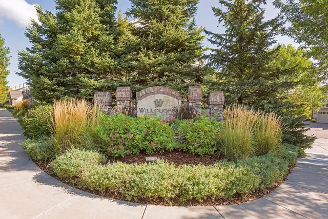 $300,000 | 588 Willoughby Way West, Minnetonka, MN 55305