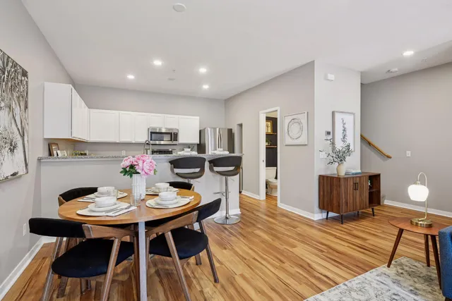 $300,000 | 588 Willoughby Way West, Minnetonka, MN 55305