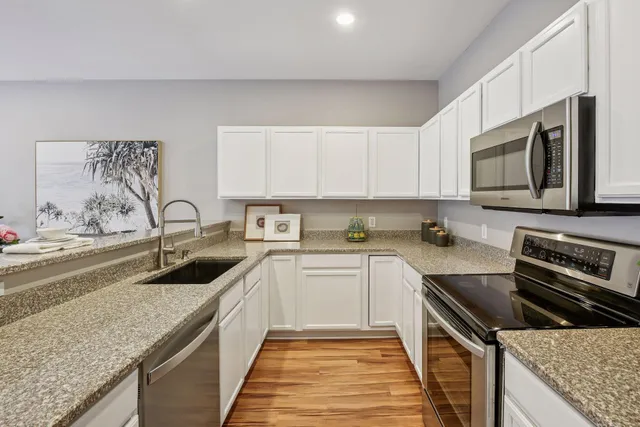 $300,000 | 588 Willoughby Way West, Minnetonka, MN 55305