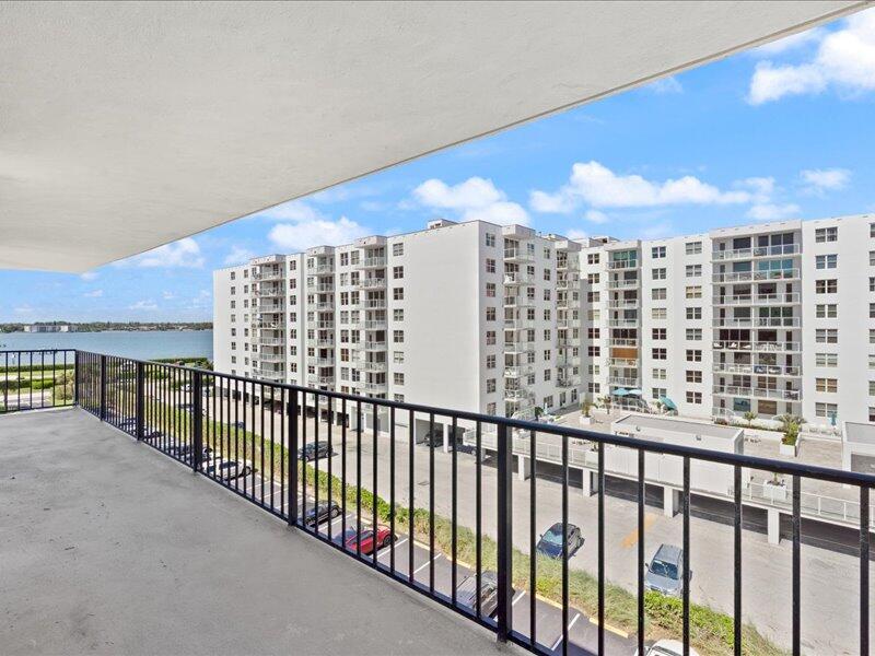 3456 South Ocean Boulevard, Unit 505 Palm Beach, FL 33480 - Photo 25 of 48 24-3456 S Ocean Blvd Unit 505 Palm Beach