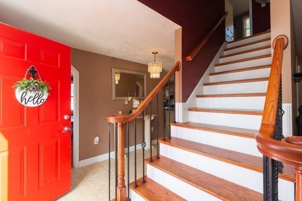 49 Wilson Road Dracut, MA 01826 - Photo 4 of 36 Gallery Image 4