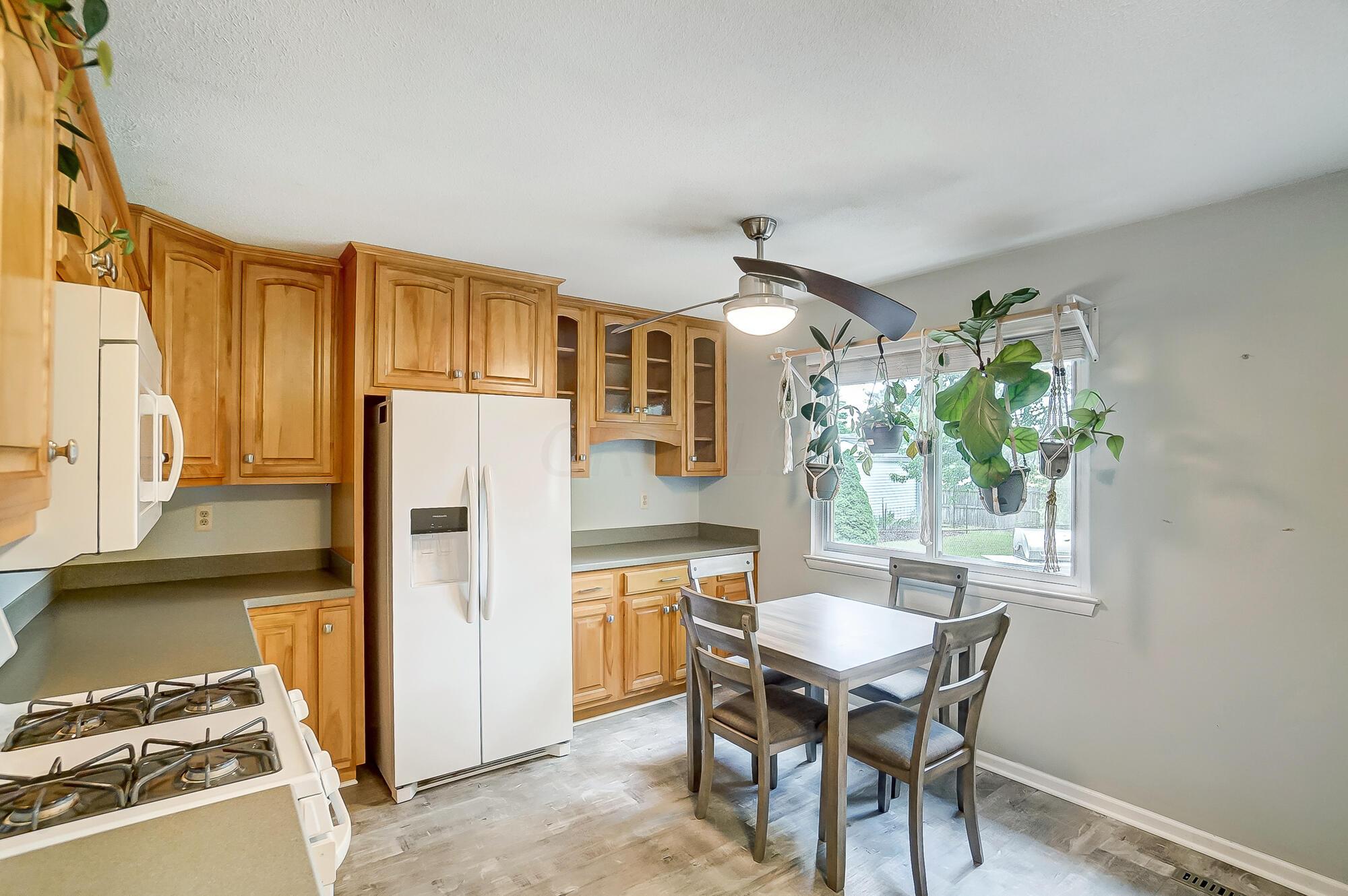 3394 Hoover Road Grove City, OH 43123 - Photo 8 of 28 Kitchen