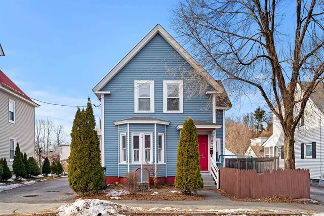 $650,000 | 374 Bartlett Street, Manchester, NH 03102