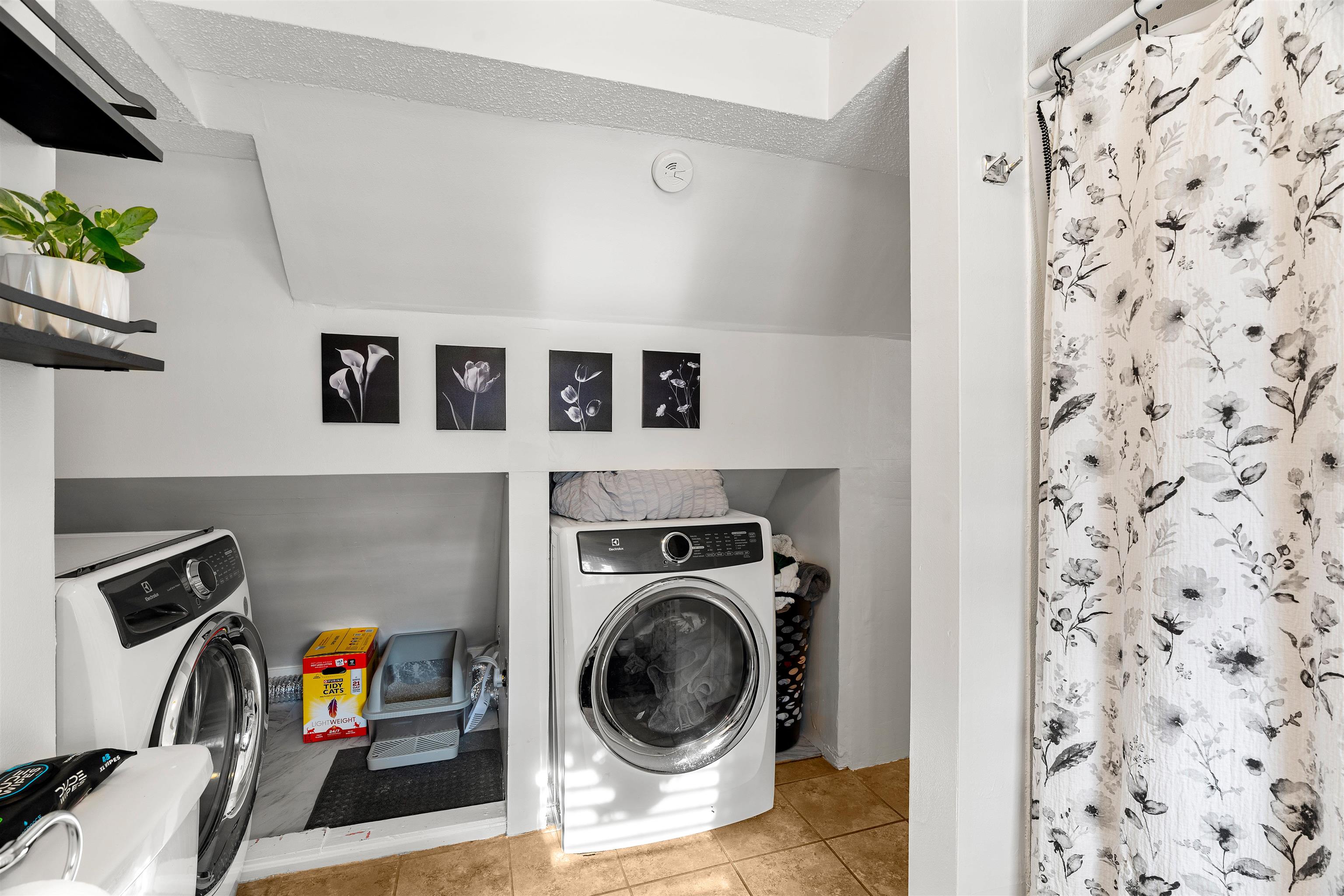 374 Bartlett Street Manchester, NH 03102 - Photo 15 of 44