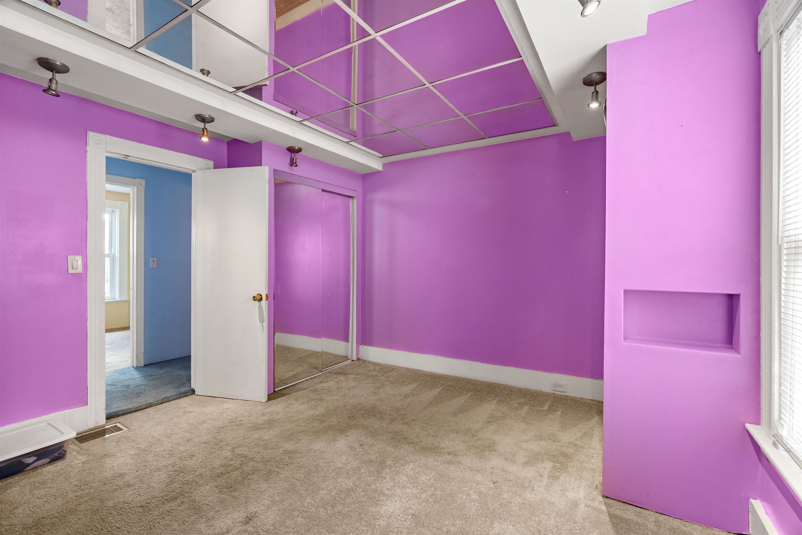 374 Bartlett Street Manchester, NH 03102 - Photo 23 of 44