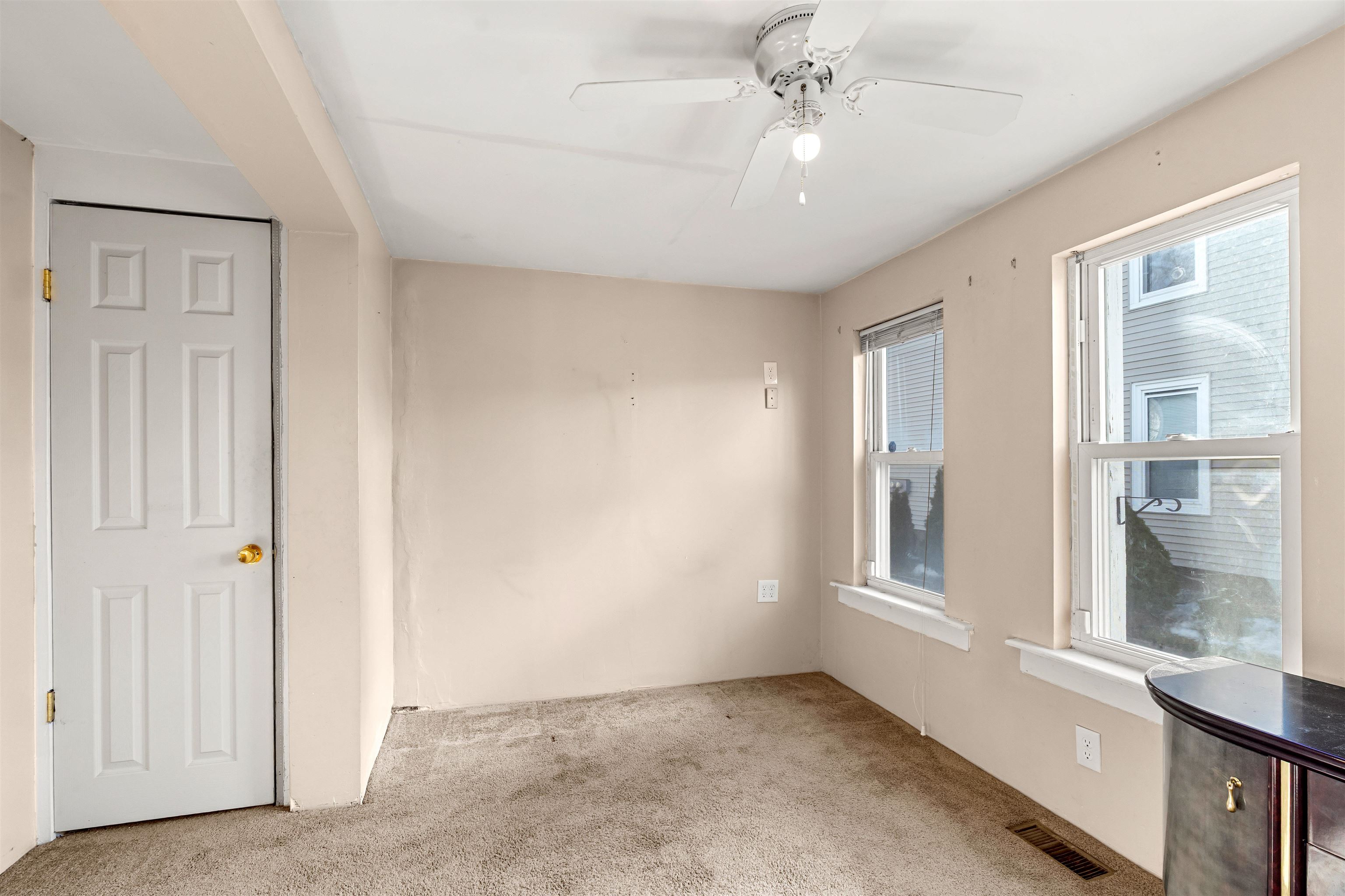 374 Bartlett Street Manchester, NH 03102 - Photo 28 of 44