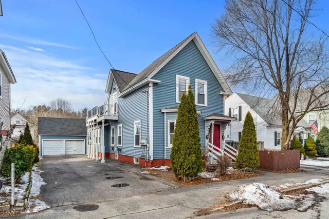 $650,000 | 374 Bartlett Street, Manchester, NH 03102