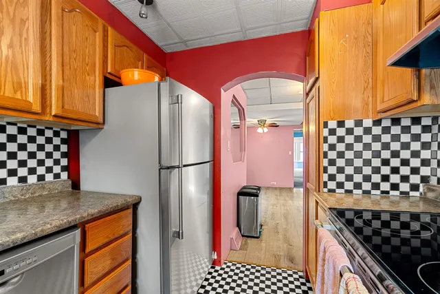 $650,000 | 374 Bartlett Street, Manchester, NH 03102