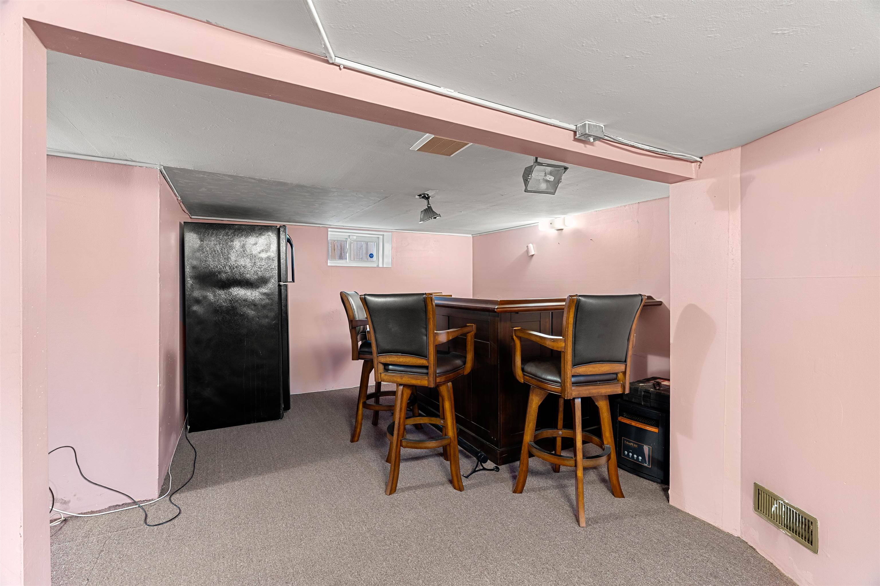 374 Bartlett Street Manchester, NH 03102 - Photo 38 of 44