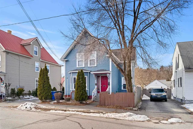 $650,000 | 374 Bartlett Street, Manchester, NH 03102