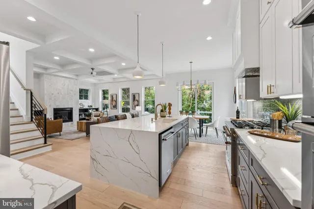 $8,800 | 5017 17th Street North, Arlington, VA 22207