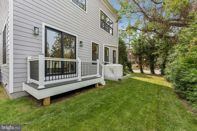 $8,800 | 5017 17th Street North, Arlington, VA 22207