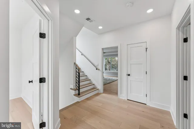 $8,800 | 5017 17th Street North, Arlington, VA 22207